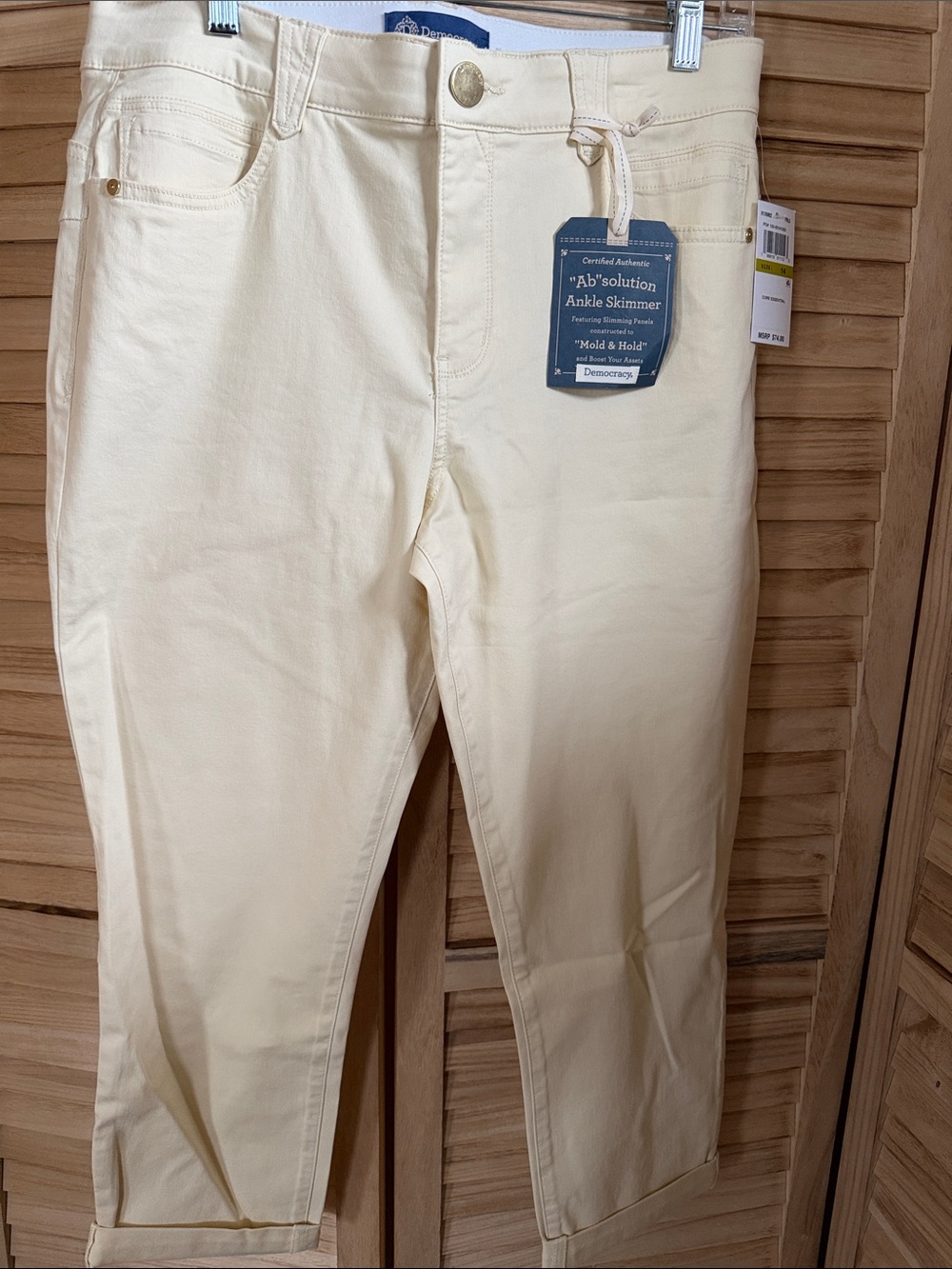 Democracy Ankle Skimmer Jeans in Cream